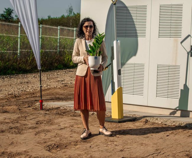 Darbu sāk jaudīgākā saules elektrostacija Aizkraukles novadā