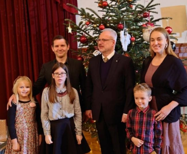 Bataragu ģimene no Salas pagasta viesojas pie Valsts prezidenta