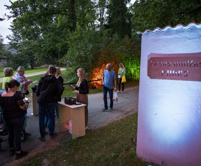 Zasas muižas parkā aizvadītas Leģendu naktis