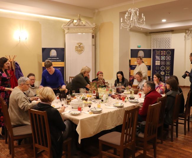 Polijas NVO aktīvisti apgūst lauku attīstības pieredzi Sēlijā 