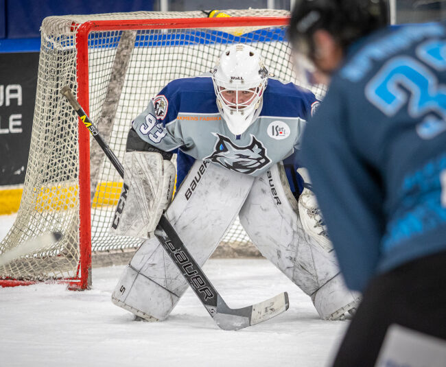 Jēkabpils novada atklātajā hokeja čempionātā laurus plūc “Logi un durvis”