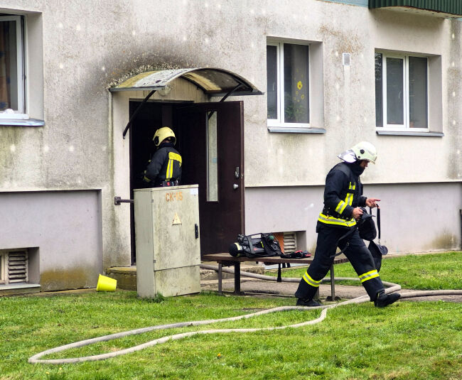 Ugunsgrēka dēļ Aizkrauklē evakuēti 11 cilvēki