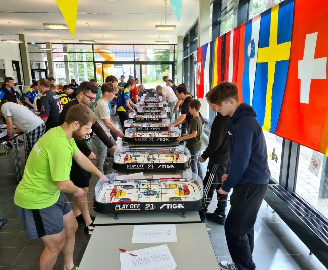 Jēkabpilieši godam pārstāv Latviju galda hokeja sacensībās 