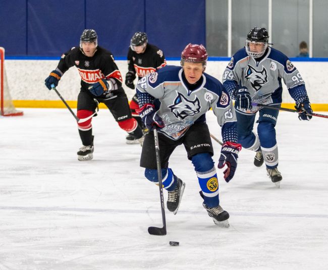 Hokejisti no Rīgas iegūst Ojāra Rodes ceļojošo kausu