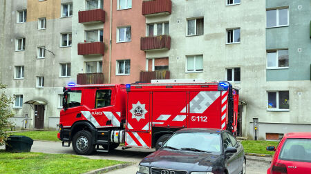 Ugunsgrēka dēļ Aizkrauklē evakuēti 11 cilvēki