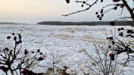 Pļaviņās kopš piektdienas ūdens līmenis krities par aptuveni metru