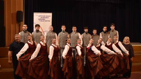 Aizvadīta Jēkabpils novada izglītības iestāžu tautas deju kolektīvu skate