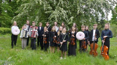 Jēkabpils novadā aizvadīta dziesmu un deju svētku aktivitāte “Savīšanās ceļš”