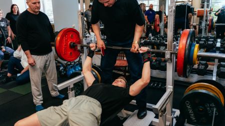 Jēkabpilī aizvadīts iesācēju kauss svaru stieņa spiešanā guļus 