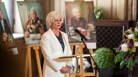 Saeimā atklāta Jēkabpils Vēstures muzeja izstāde “Mēs atgriezāmies”