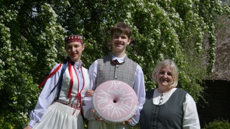 Jēkabpils novadā aizvadīta dziesmu un deju svētku aktivitāte “Savīšanās ceļš”