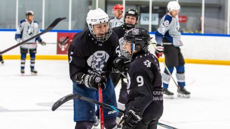 Jēkabpils novada hokeja čempionātā kronē jaunos čempionus