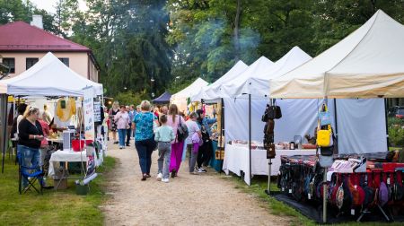 Zasas muižas parkā aizvadītas Leģendu naktis