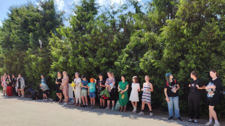 Viesītes komunālās pārvaldes telpās atklāta jauniešu izstāde “MIJIEDARBĪBA” 