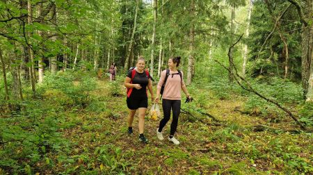 Pēdējā pārgājienā ģimenēm sērijā “Pēdas savā novadā” piedalās 19 dalībnieki