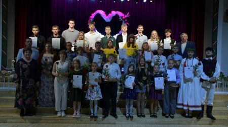 Jēkabpils novadā sumināti skolēni un pedagogi par izciliem sasniegumiem 