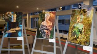 Stacionārā “Gaiļezers” atklāj Mētras Daumes foto izstādi