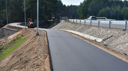 Uz veloceliņa Sala – Jēkabpils tiek ieklāts asfalts