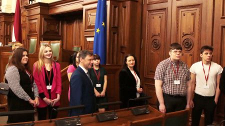 Aknīstes vidusskolēni dodas uz Saeimu un Valsts prezidenta pili