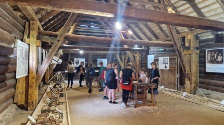 Pēdējā pārgājienā ģimenēm sērijā “Pēdas savā novadā” piedalās 19 dalībnieki