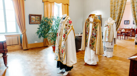 Krustpils pilī uzplaukst vairāk nekā 300 rožu stāsti