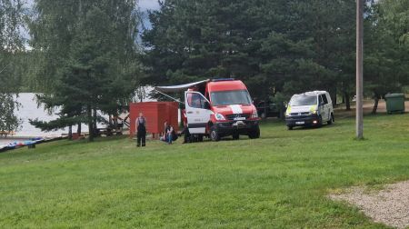 Turpinās Radžu ūdenskrātuvē pazudušā cilvēka meklēšana