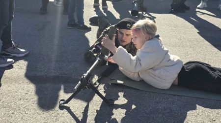 Jaunieši iepazīst operatīvo dienestu pasauli