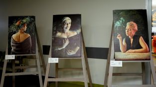 Stacionārā “Gaiļezers” atklāj Mētras Daumes foto izstādi