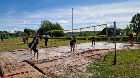 Zīlānos aizvadīti sportiski un azartiski dārza svētki