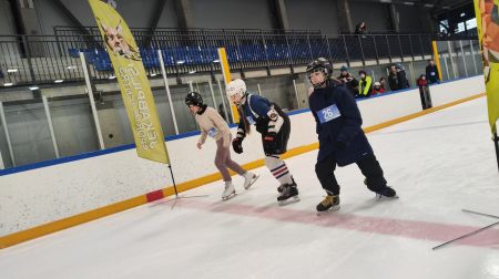 Sacensībās “Jautrās slidas” prasmes pārbauda 24 dalībnieki