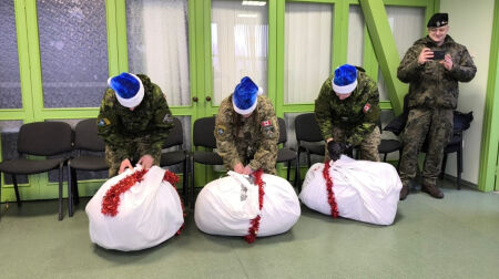 Kanādas karavīri Jēkabpils slimnīcā īsteno iniciatīvu “Operācija Ho Ho Ho”