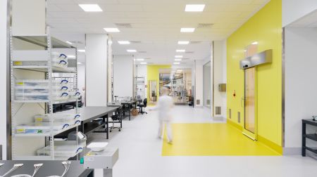 “Light Guide Optics International” iegūst prestižo “Red Dot Design Award” dizaina balvu