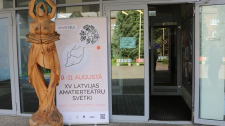 Jēkabpils novada amatierteātru kolektīvi piedalās svētkos Valkā