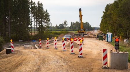 Rubenes un Zasas pagastā turpinās autoceļa pārbūves darbi
