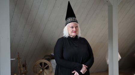 Zasā apskatāmi 11 Sēlijas kāzu kroņi