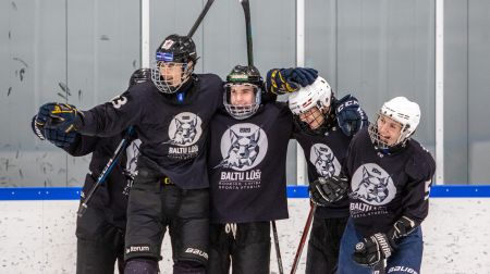 Jēkabpils novada hokeja čempionātā kronē jaunos čempionus