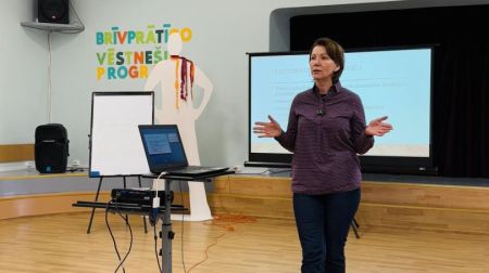 Mācības senioriem – no diskriminācijas izpratnes līdz uzņēmējdarbībai