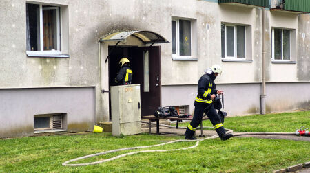 Ugunsgrēka dēļ Aizkrauklē evakuēti 11 cilvēki