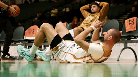 Jēkabpils basketbolistiem pārliecinošas uzvaras savā laukumā