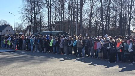 Jaunieši iepazīst operatīvo dienestu pasauli