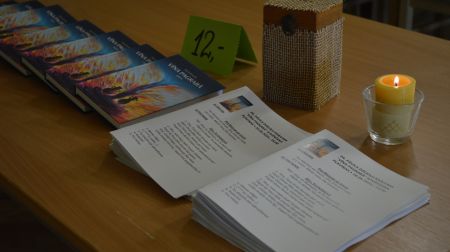 Pļaviņās atver Pāvila Kamolas dzejoļu krājumu “Vīna pagrabā”