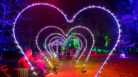 Zasas muižas parkā aizvadītas Leģendu naktis