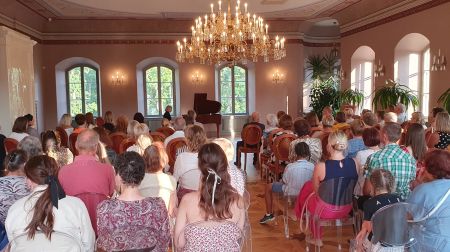 Krustpils pilī izskanējis romantiskās mūzikas un laikmeta koncertuzvedums 