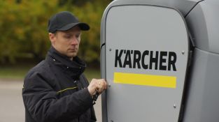 “Kärcher” Jēkabpilī demonstrē komunālās mašīnas pilsētvides uzlabošanai