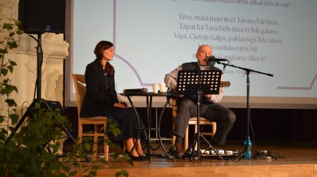 Priestera Pāvila Kamolas dzejas krājuma 