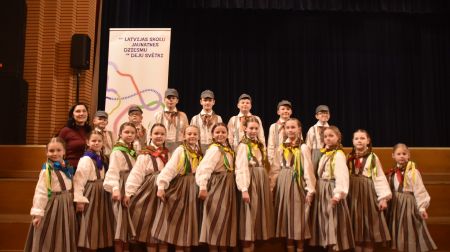 Aizvadīta Jēkabpils novada izglītības iestāžu tautas deju kolektīvu skate