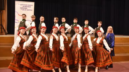 Aizvadīta Jēkabpils novada izglītības iestāžu tautas deju kolektīvu skate