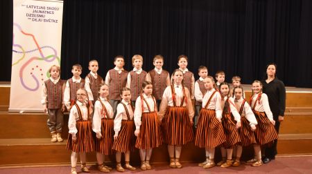 Aizvadīta Jēkabpils novada izglītības iestāžu tautas deju kolektīvu skate