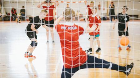 Jēkabpilī noticis mini handbola festivāls