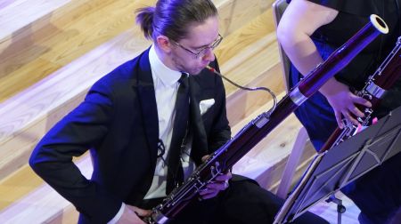 Jēkabpils Tautas namā izskan “Plecu pie pleca. Diriģē jaunie!”